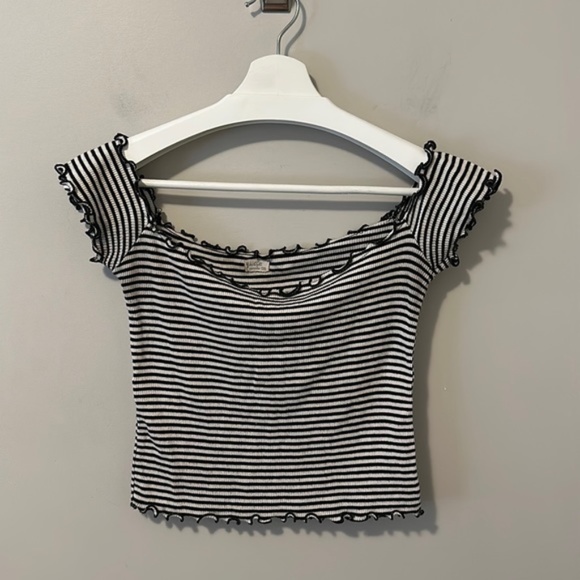 Brandy Melville John Galt Black and White Striped Crop Top - Picture 1 of 7